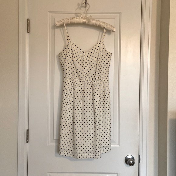 J. Crew Dresses & Skirts - J. Crew polka dot summer dress with pockets! Adjustable spaghetti straps size 2